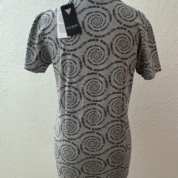 New With Tag Guess Unisex Youth T-Shirt Short Sleeve Graphic Print Sz. 16‎ NWT - Picture 5 of 7